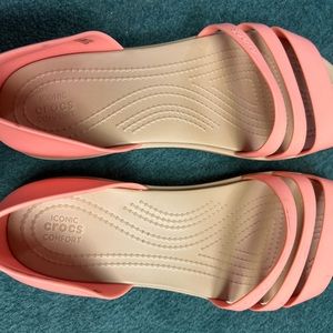 Ladies croc sandals